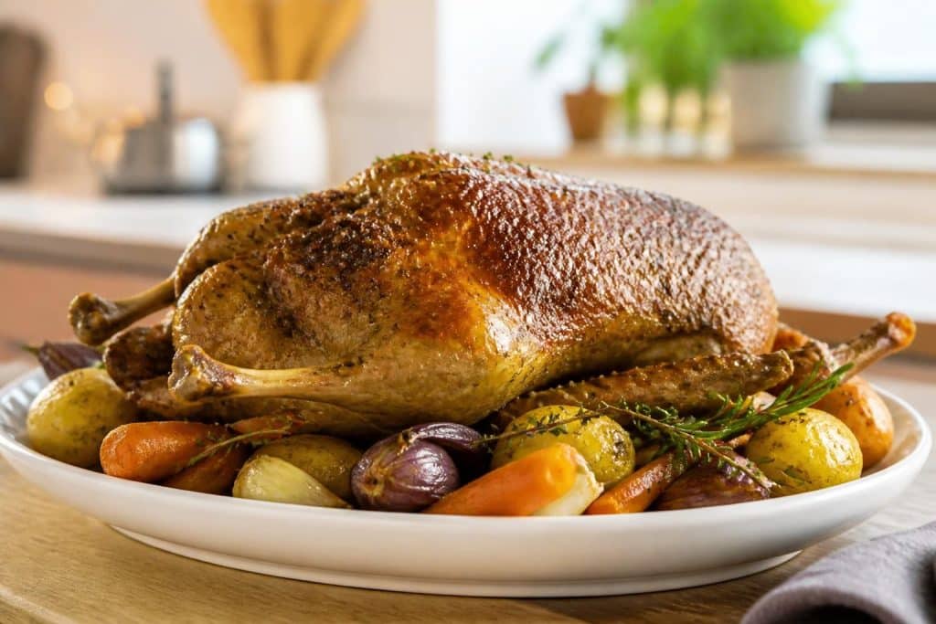 découvrez une recette simple et savoureuse de canette au four, facile à réaliser pour un repas délicieux et convivial.