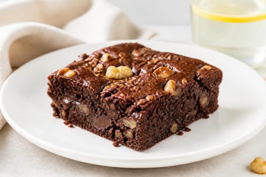 découvrez notre recette de brownie healthy, facile, rapide et gourmande pour un dessert délicieux et sain à déguster sans culpabilité.